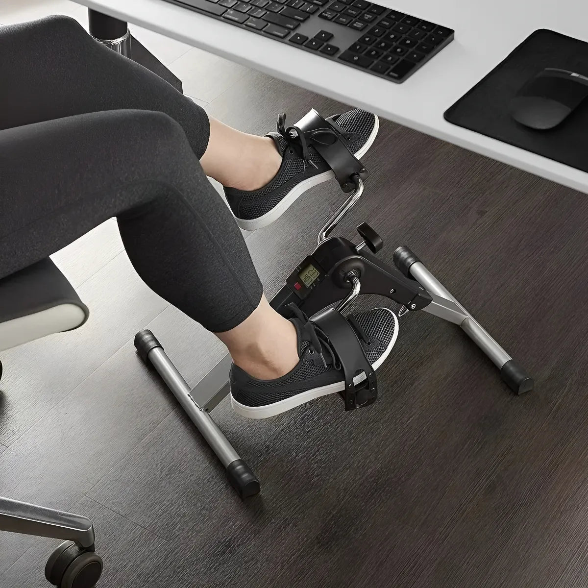 Bicicleta Estática con Pantalla Y Fuerza Ajustable